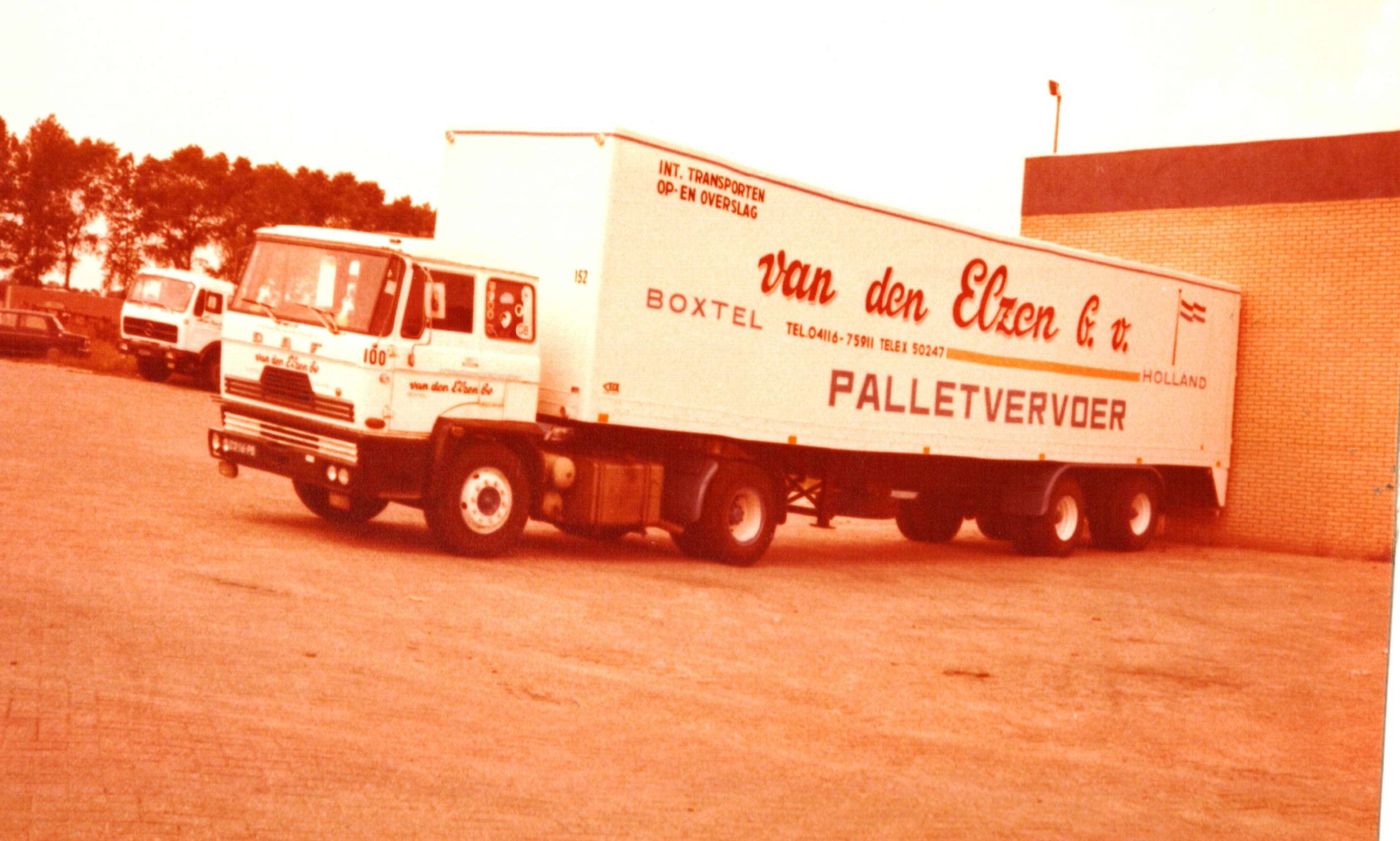 Nr. 100, met trailer 152