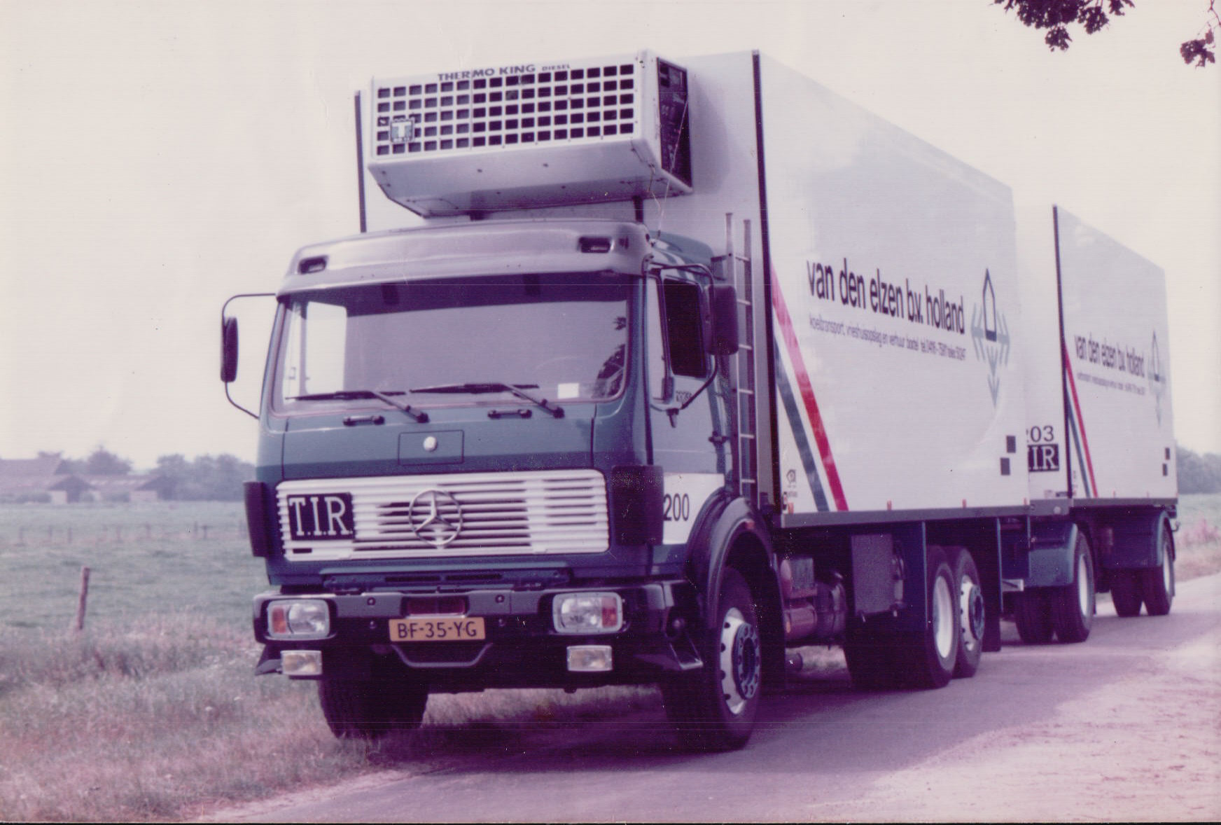 Nr. 200 [BF-35-YG], met trailer 203