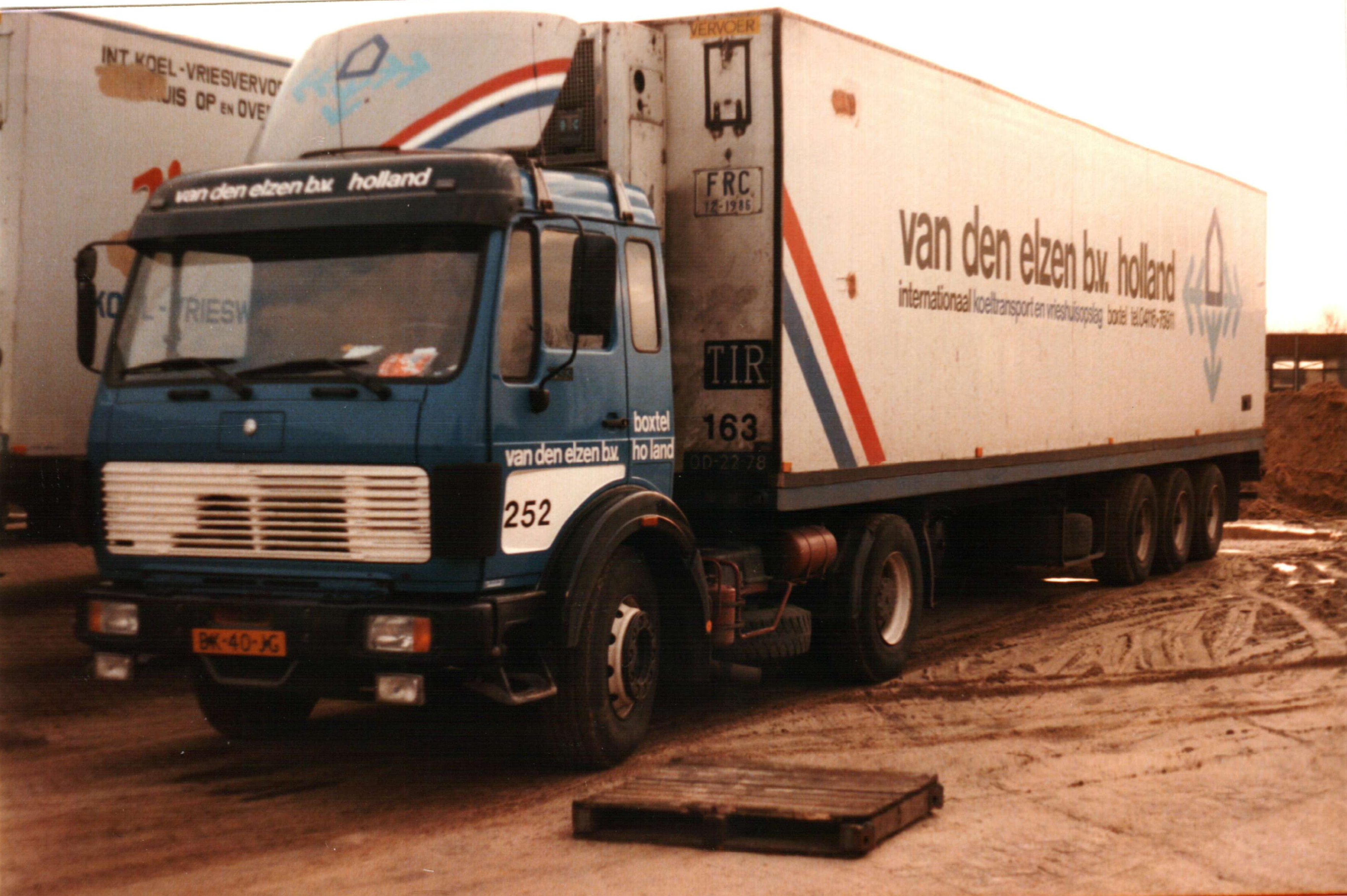 Nr. 252 [BK-40-JG], met
      trailer 163