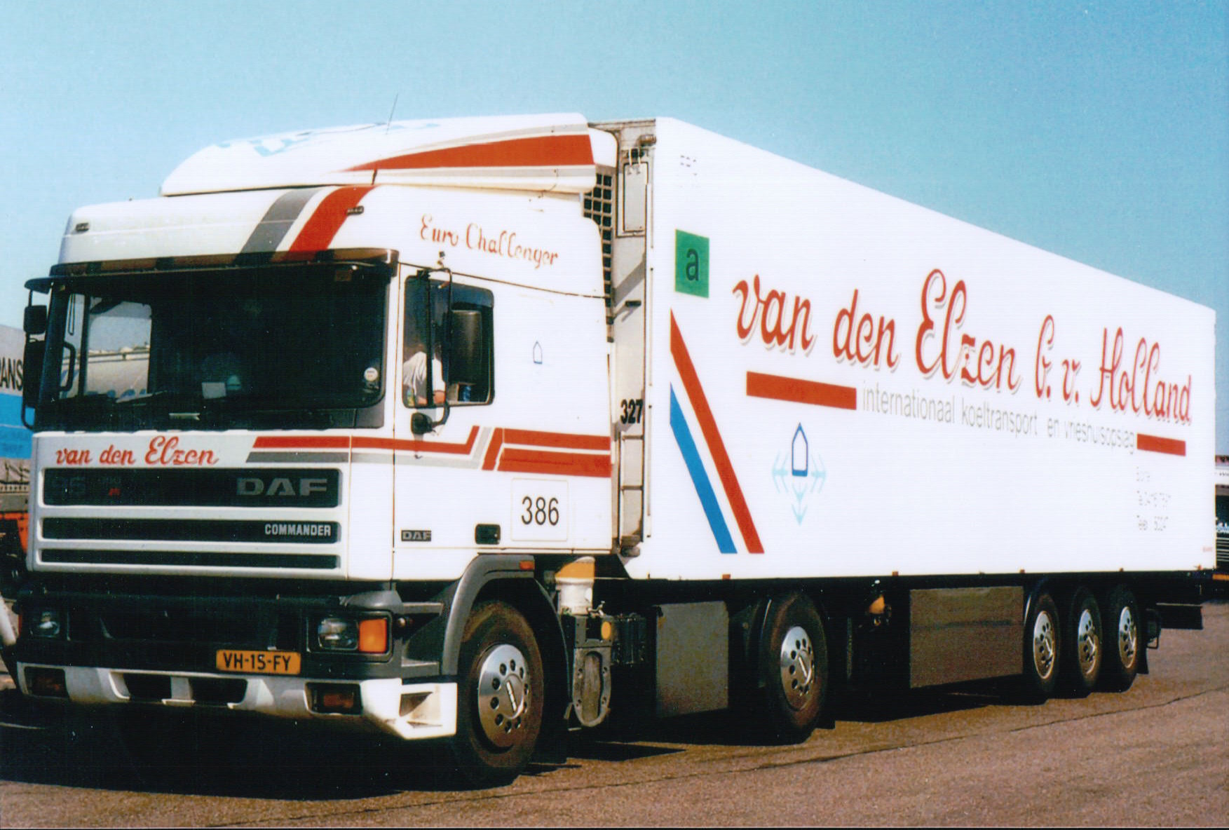 Nr. 386 [VH-15-FY], met
      trailer 327